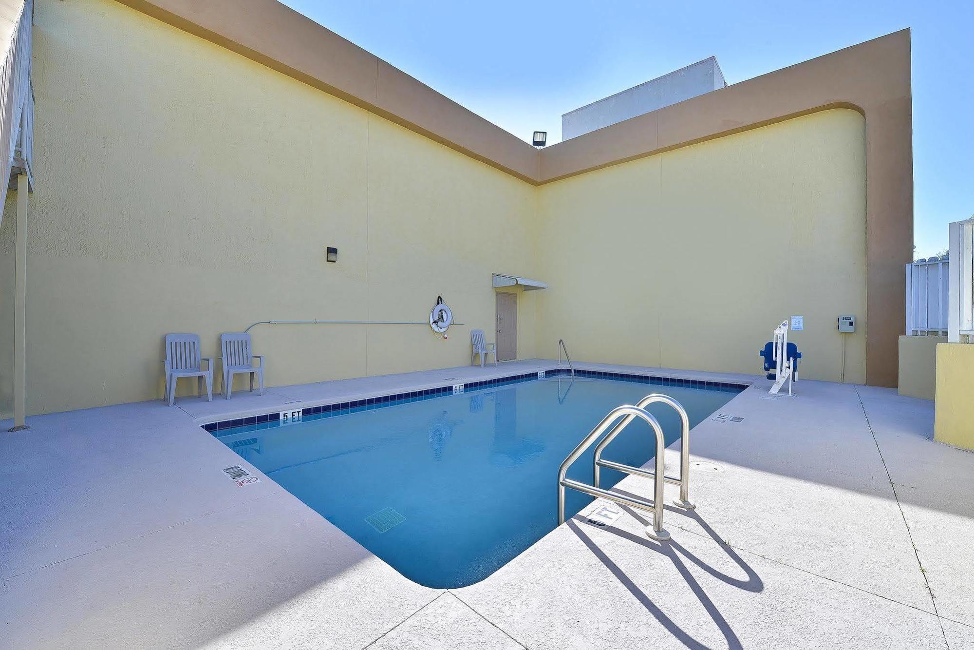 Travel Inn Winter Haven Extérieur photo